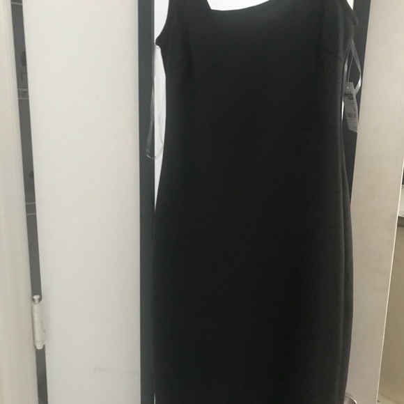 Little black dress - Picture 2 of 3